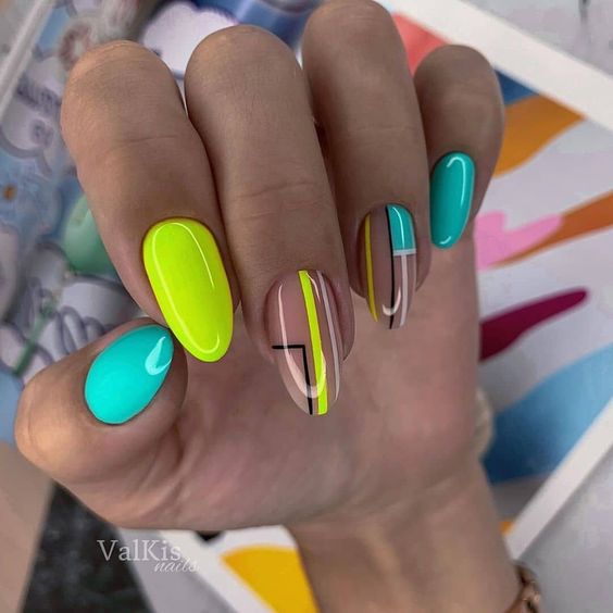 Яркий маникюр 2023 (360 фото): модные тренды дизайна ногтей